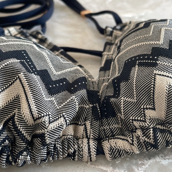 L *Space plaid pattern tan cream black zig zag beige triangle string bikini top - Picture 10 of 10